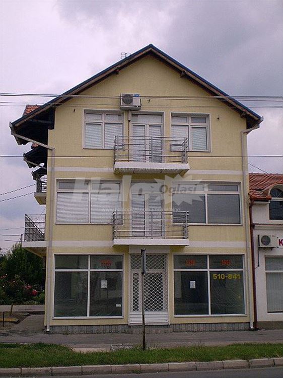 Poslovno stambena zgrada sa lokalom 2