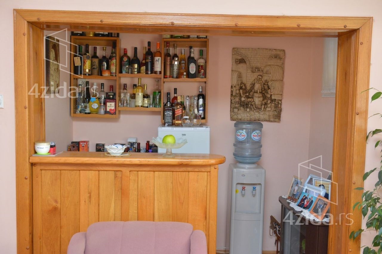 Porodicna stambena zgrada u Vrscu 3