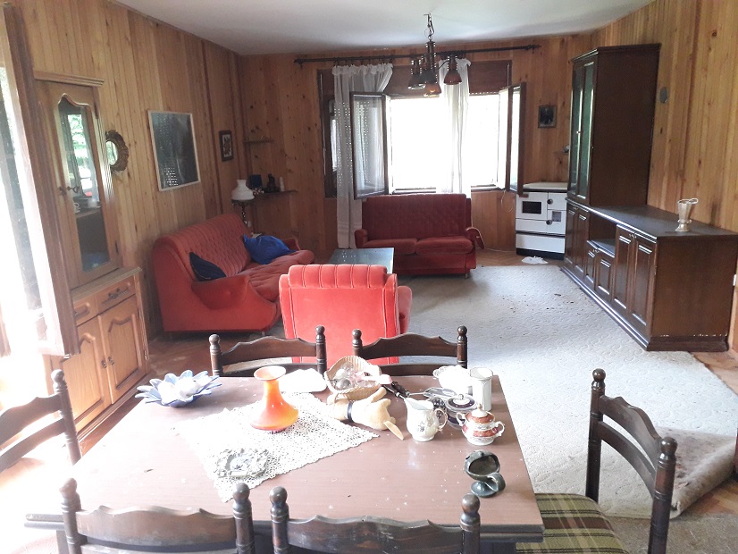 Velika porodicna kuca sa 1ha zemljista 2