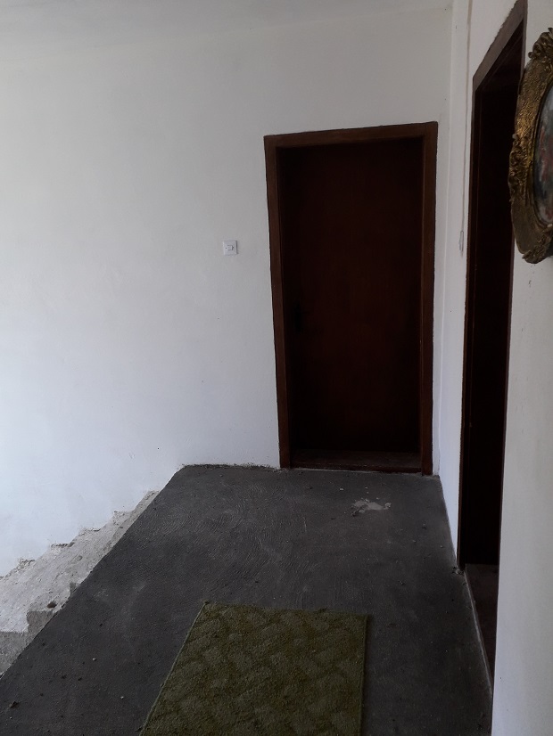 Velika porodicna kuca sa 1ha zemljista 5