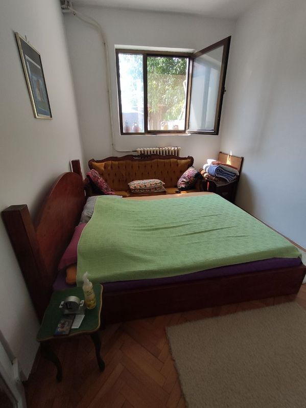 Prodajem porodicnu kucu u Vinci 5