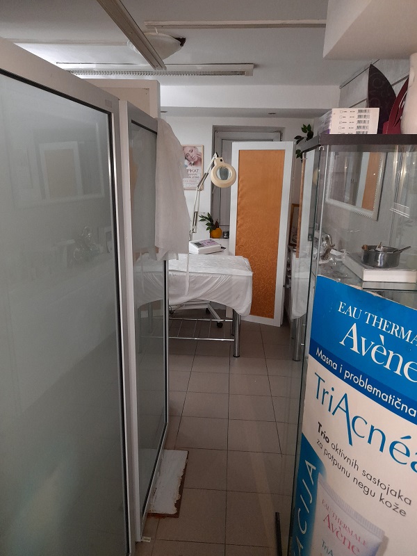 Izdaje se lokal poslovni prostor na Bezanijskoj Kosi 5