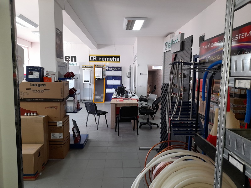 Lokal na glavnom putu Surcin Ledine 5