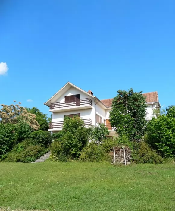 Prodajem kucu u Vrnjackoj Banji