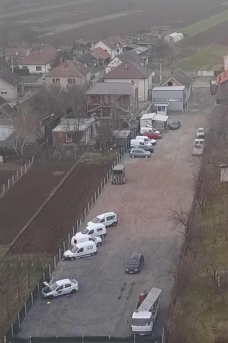 Iznajmljujem plac Beograd Dobanovci 2