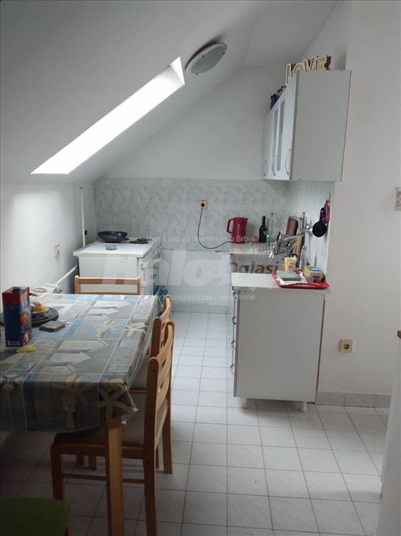 Prodajem stan na Grbavici 2