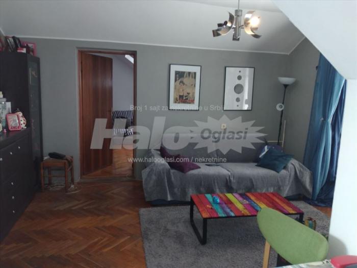 Prodajem stan na Grbavici 7