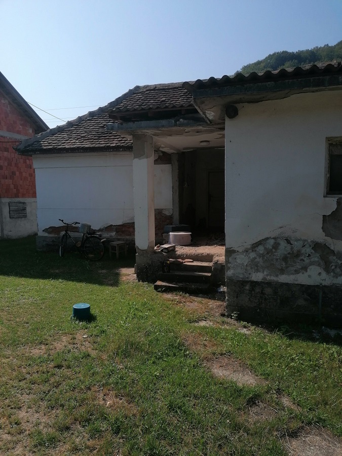 Na prodaju kuca i plac na Rainovaci Ljubovija 4