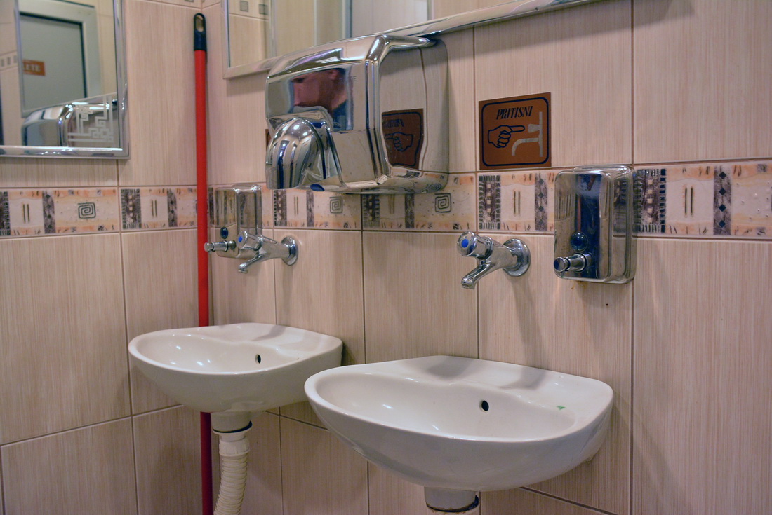 Poslovno stambeni objekat u Rumi 3