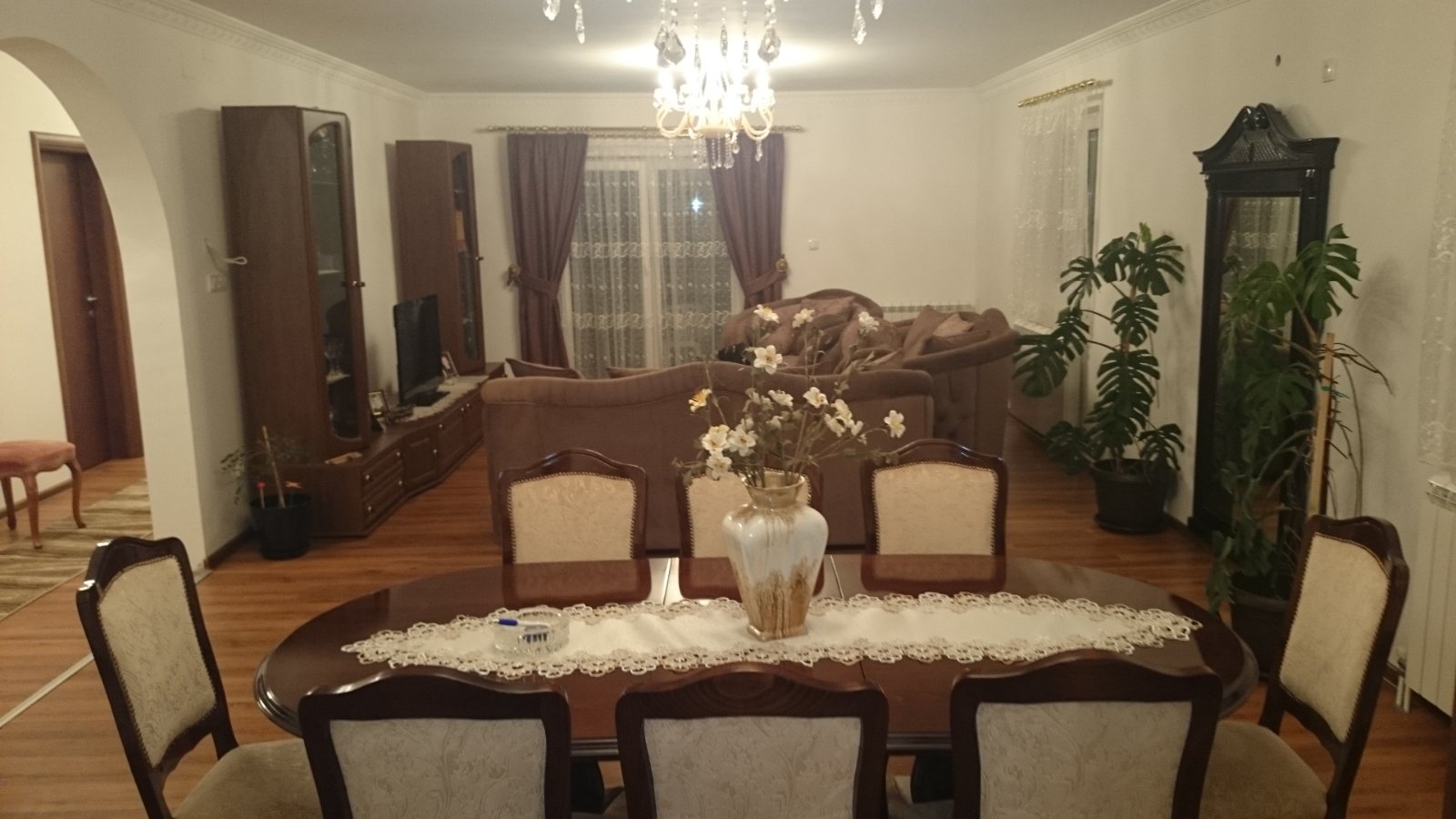 Prodajem kucu u Starim Banovcima 5