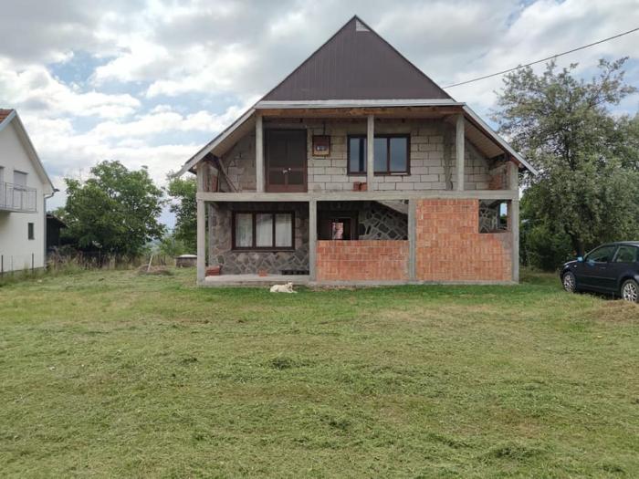 Prodajem kucu Kraljevo Cibukovac 7