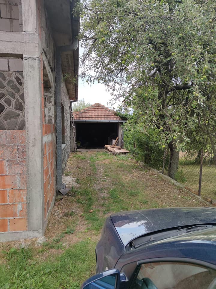 Prodajem kucu Kraljevo Cibukovac 2