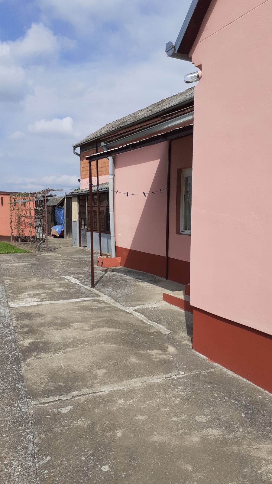 Prodajem porodicnu kucu Hrtkovci Ruma 3