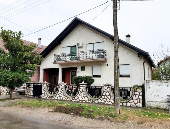 Prodajem kucu u Indjiji 7