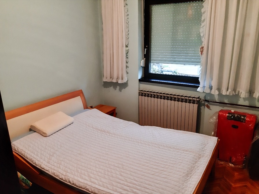 Prodajem kucu u Indjiji 4