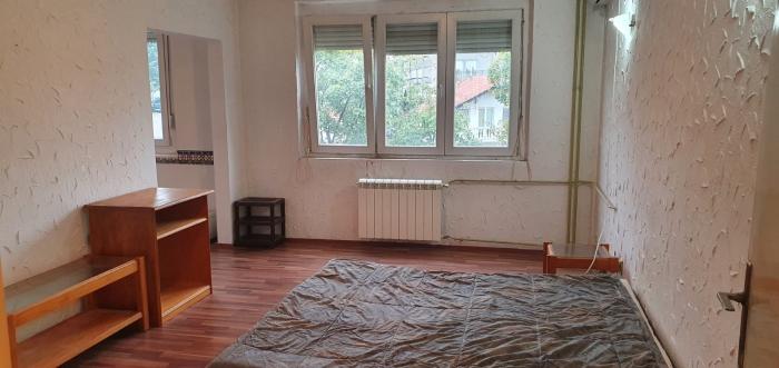 Prodajem jednosoban stan Vozdovac 7