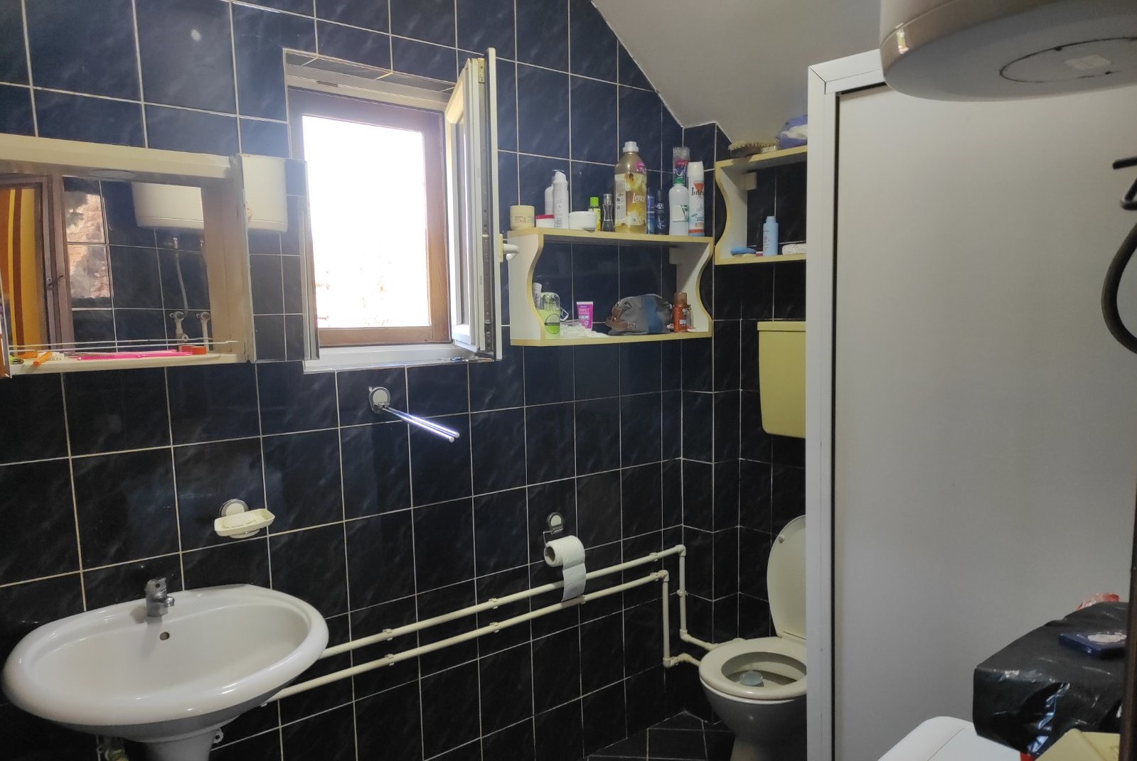 Prodajem stan Perucac Centar 2