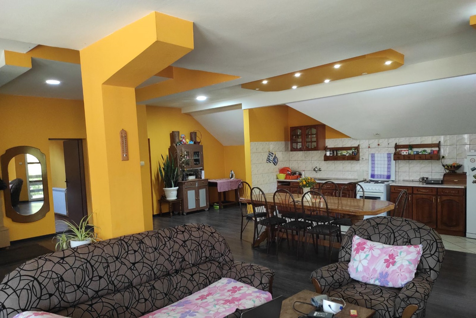 Prodajem stan Perucac Centar 5