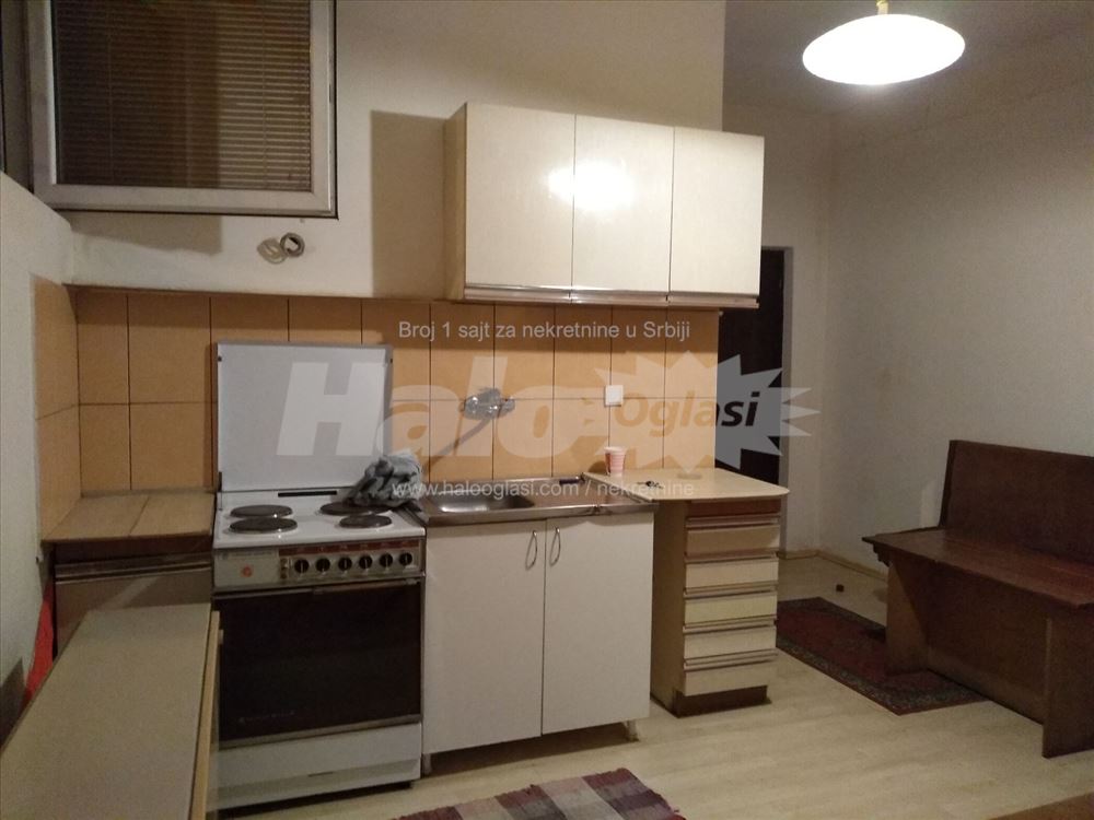 Izdajem garsonjeru Petlovo Brdo 2