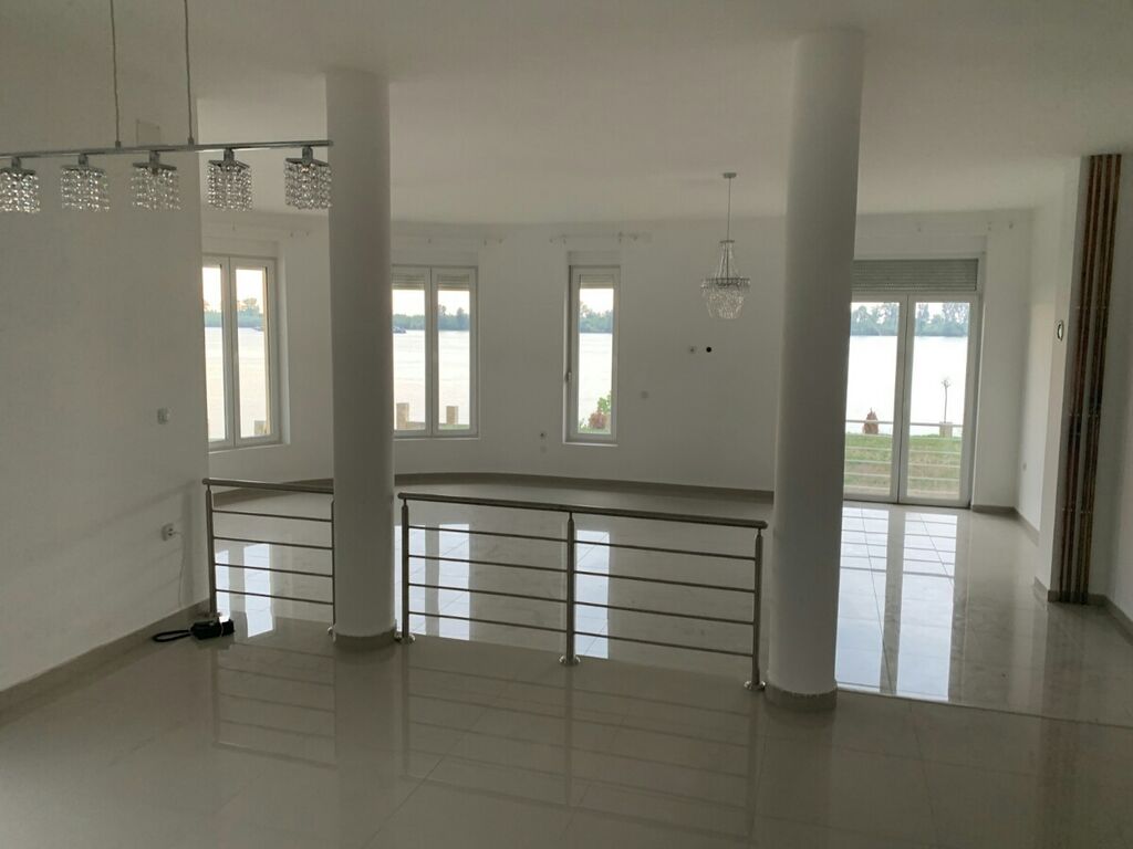 Izdaje se ekskluzivna vila u Smederevu 2