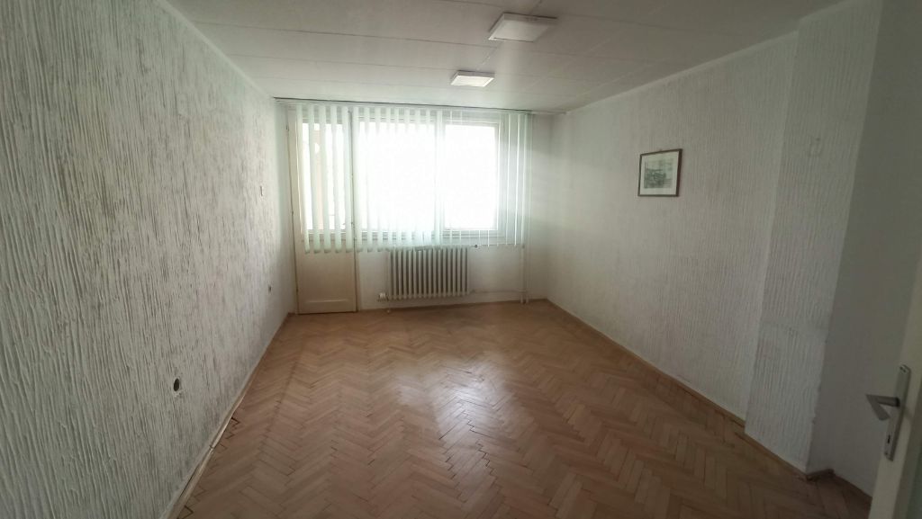 IZDAJE SE DVOIPOSOBAN STAN NA BULEVARU NEMANJIĆA 2