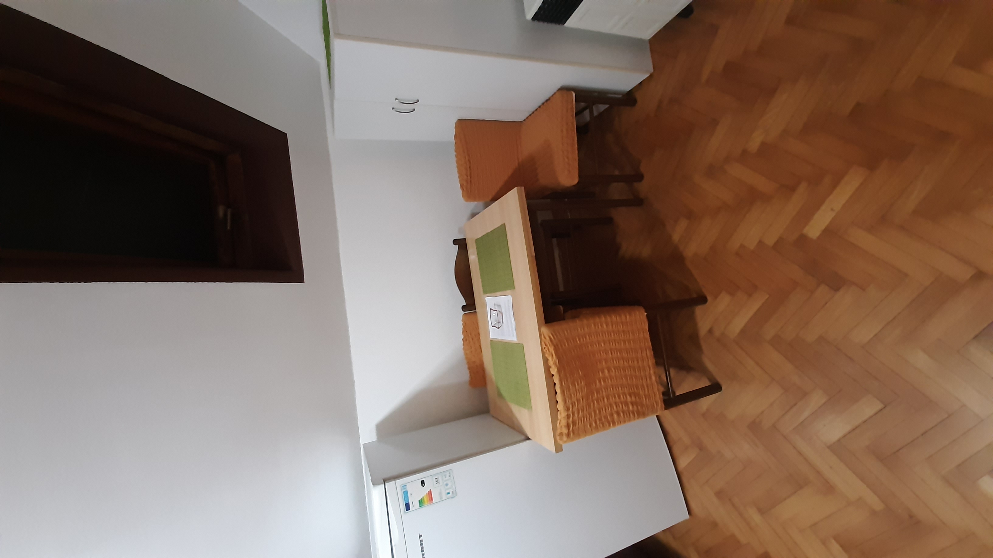 25 m2  43900 evra  namešteno  Ace Joksimovića 60  gas  peti sprat od šest lifta nema  klima ugrađena  potvrđen zahtev za legalizaciju od Sekretarijata 4