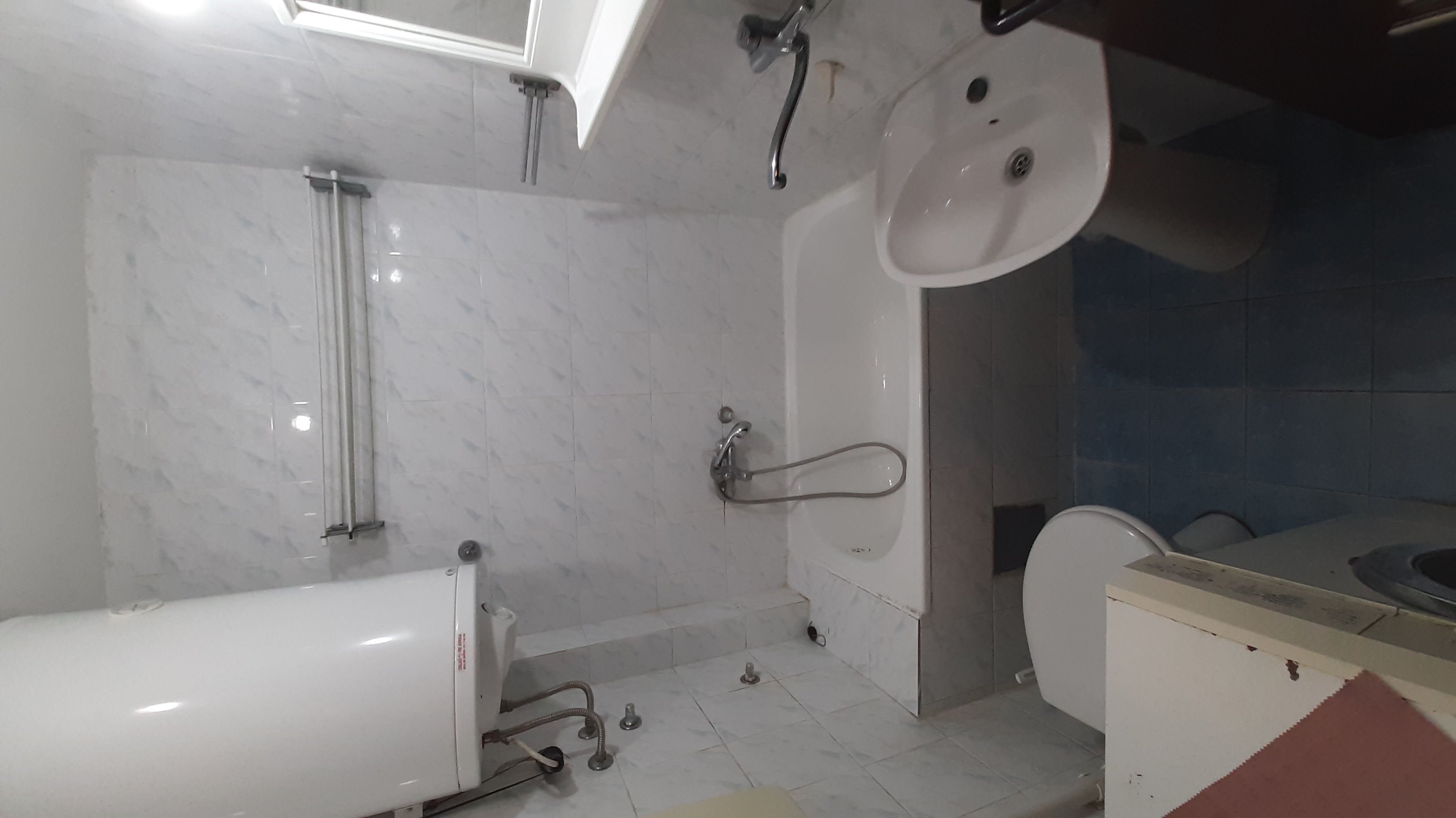 25 m2  43900 evra  namešteno  Ace Joksimovića 60  gas  peti sprat od šest lifta nema  klima ugrađena  potvrđen zahtev za legalizaciju od Sekretarijata 5