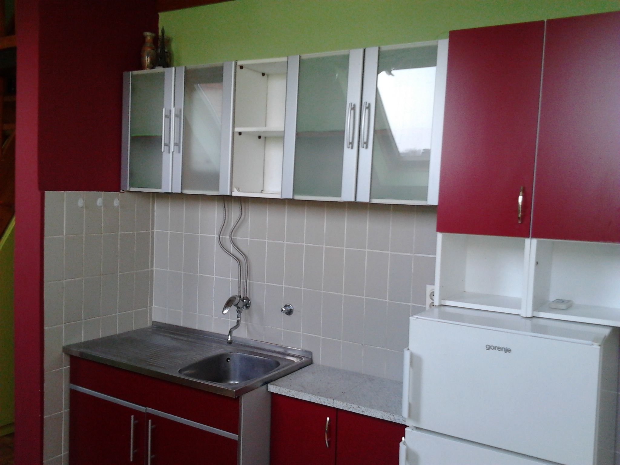 Izdajem namestenu garsonjeru na Bogosloviji 2