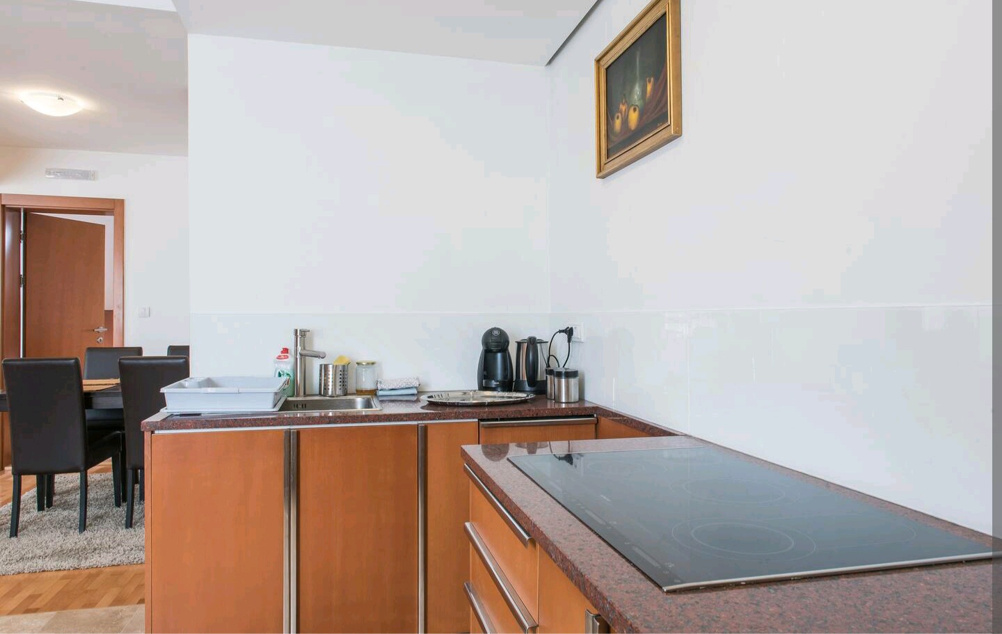 Prodajem stan u centru Novog Sada 2