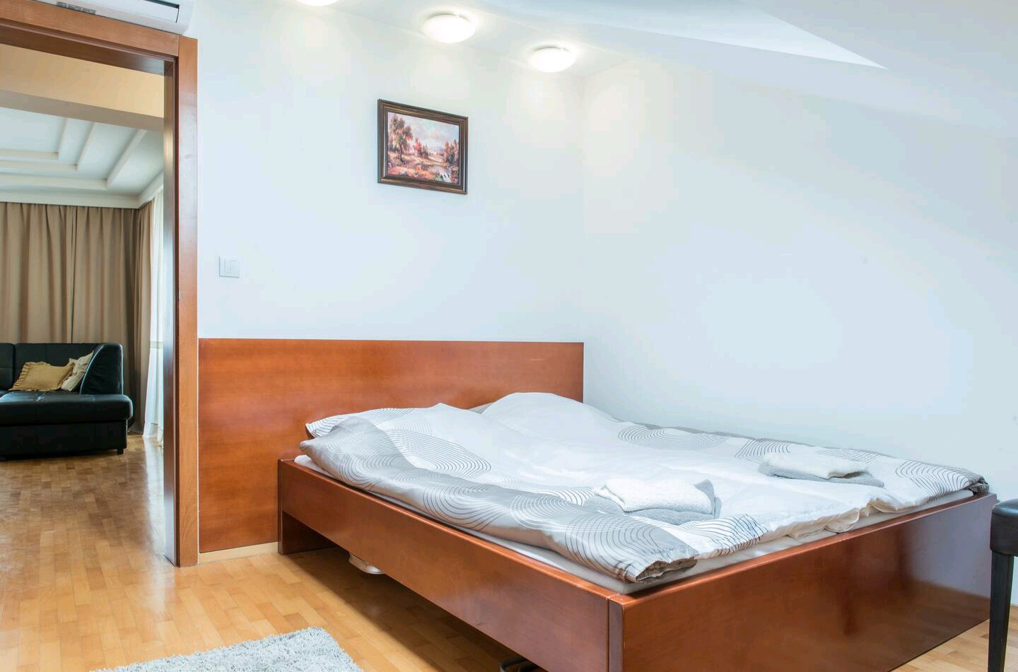 Prodajem stan u centru Novog Sada 4