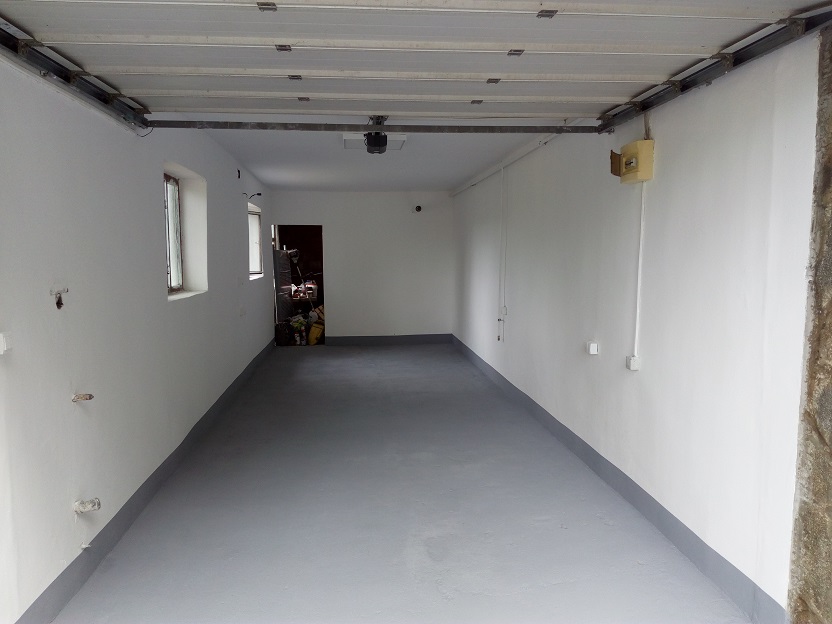 Prodajem kucu u Starim Banovcima 5