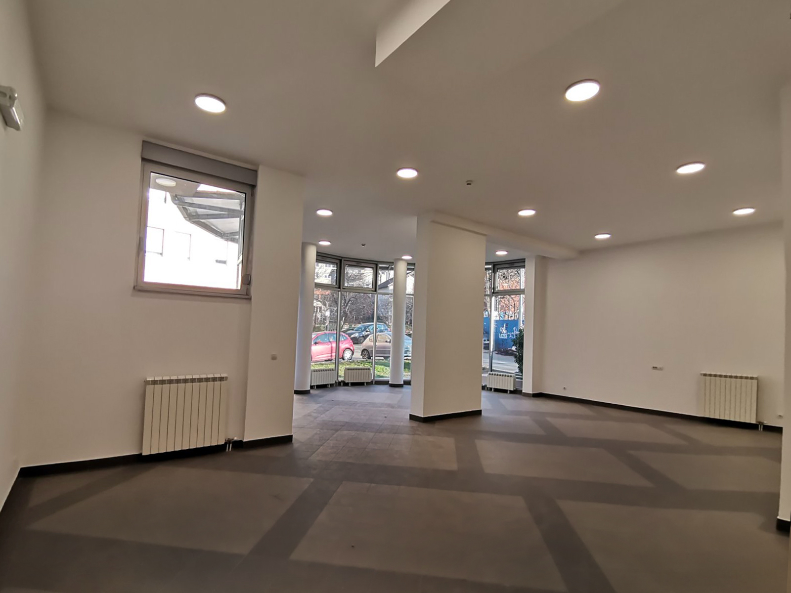 Izdaje se lux lokal 84m2 6