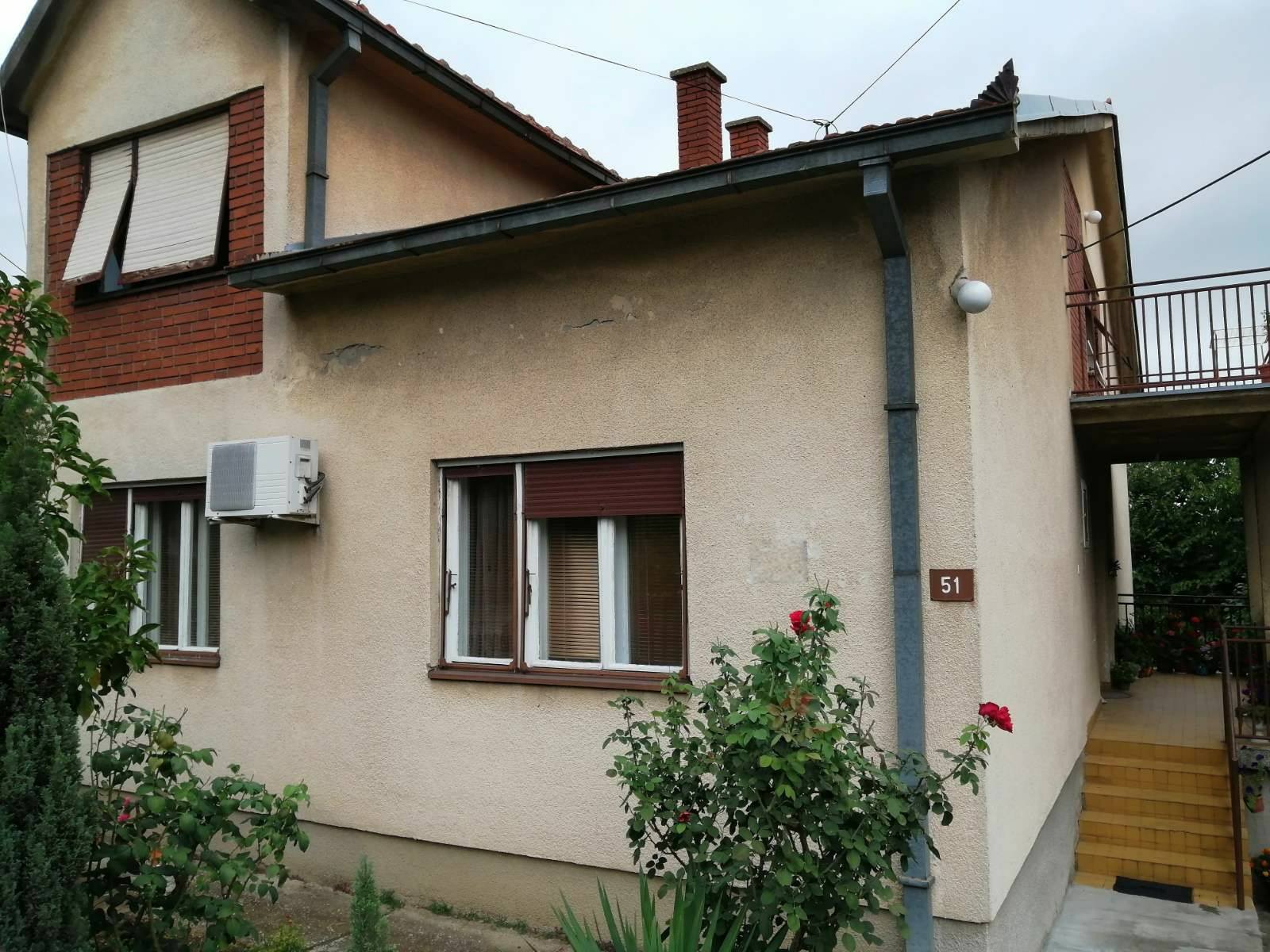 Prodaja kuce 200m2 6 ari placa centar Topola 1