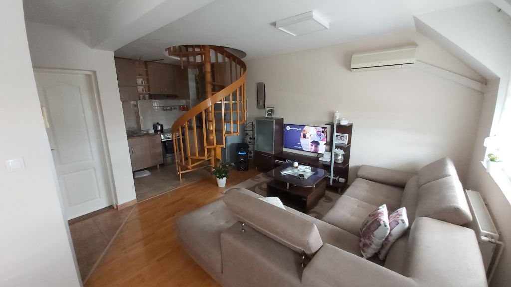 Prodajem trosoban stan u Obrenovcu 3