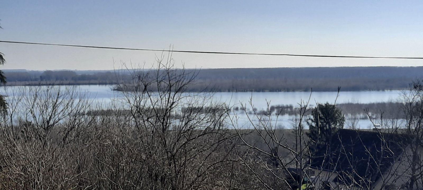 Plac sa pogledom na Dunav 2