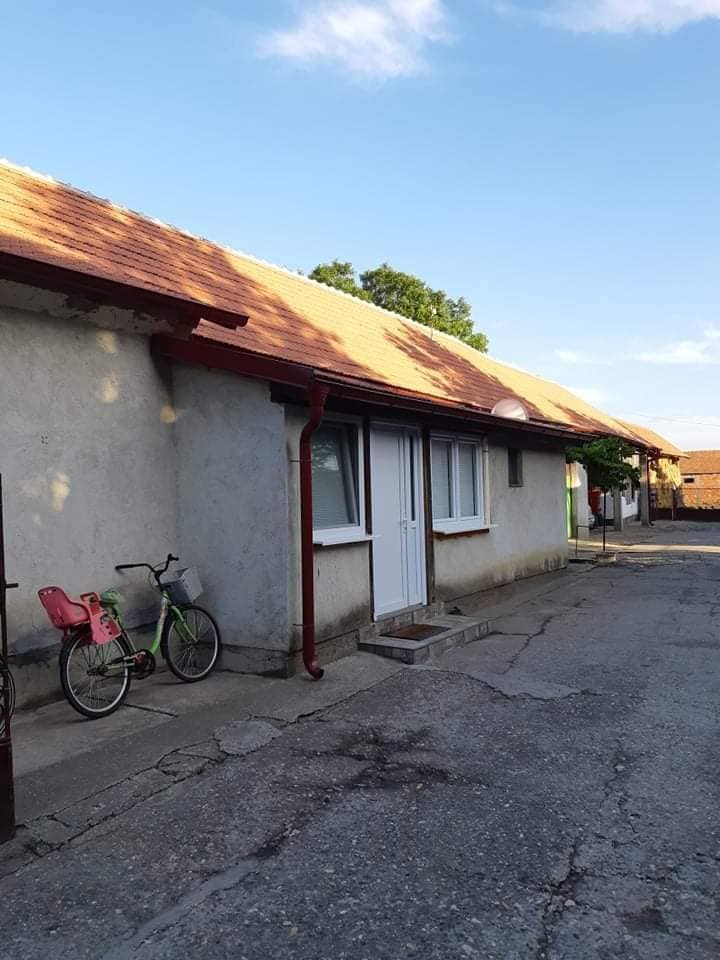 Prodajem kucu u Hetinu Zitiste 3