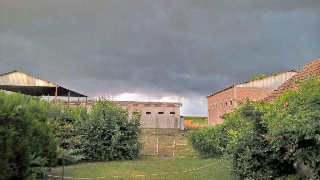 Kuca i komercijalno gazdinstvo 2