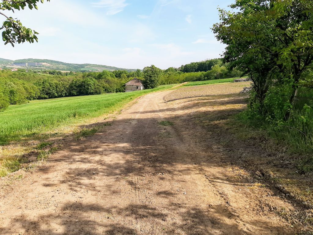 Plac sa pogledom na Kosmaj 1ha i 52ara 3