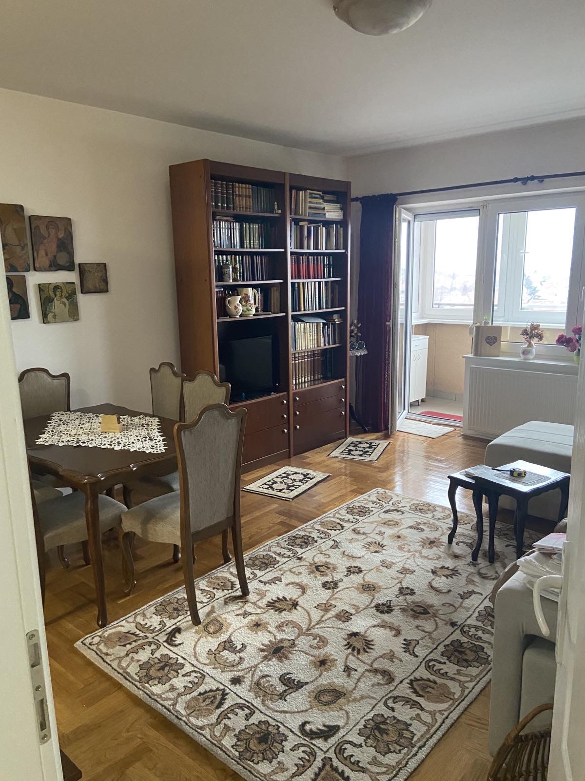 Stan u Kikindi u centru na Trgu 1