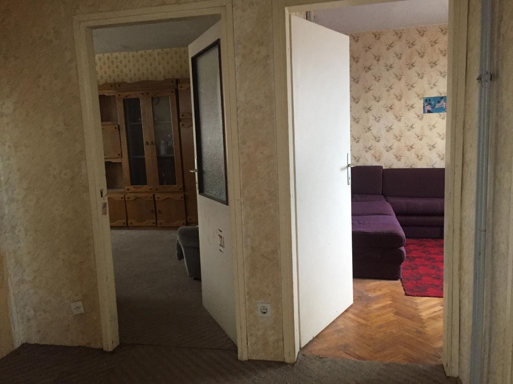 Veoma povoljno prodajem stan u okolini Zajecara 4