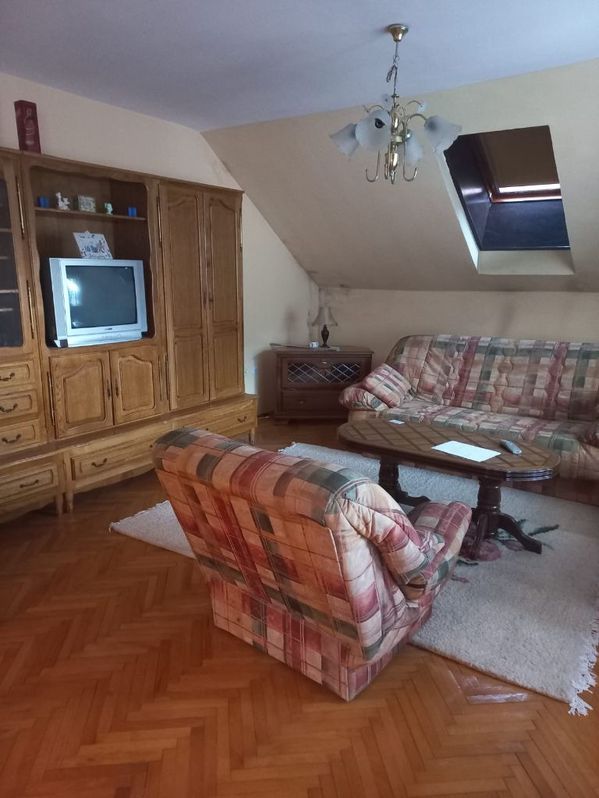 Na prodaju dvosoban deluxe stan i garaza 2