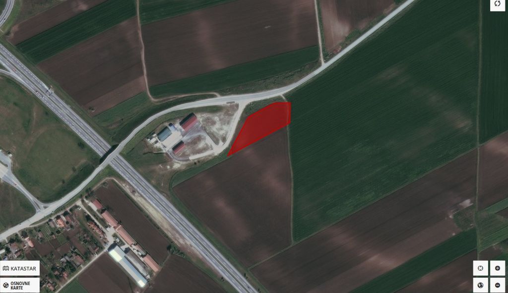 Kovilj zemljiste pored autoputa BG NS 52 ara 2