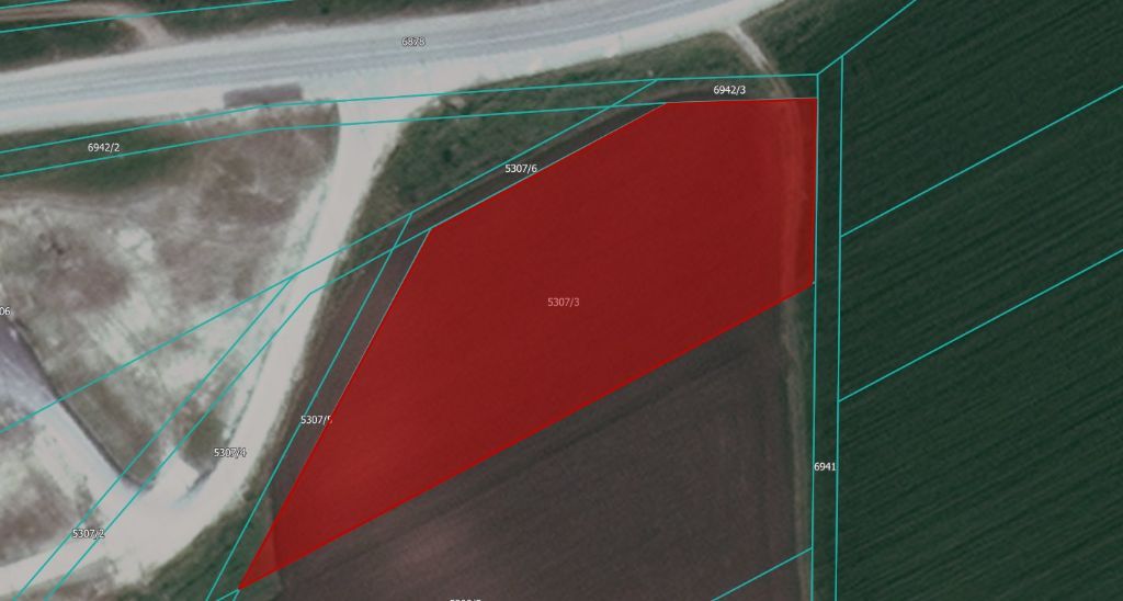 Kovilj zemljiste pored autoputa BG NS 52 ara 3