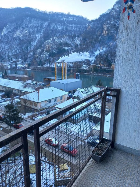 Na prodaju dvosoban deluxe stan i garaza 5