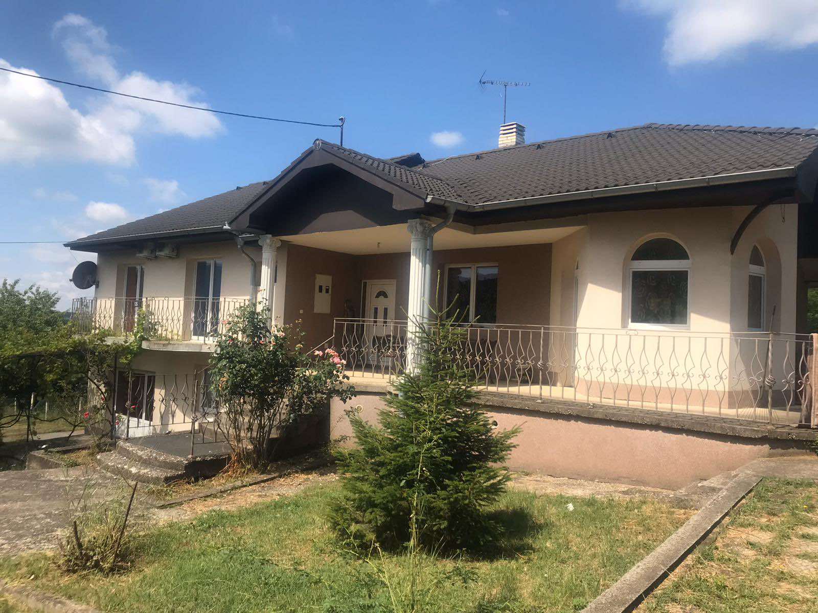 Prodajem kucu na Kosmaju 1