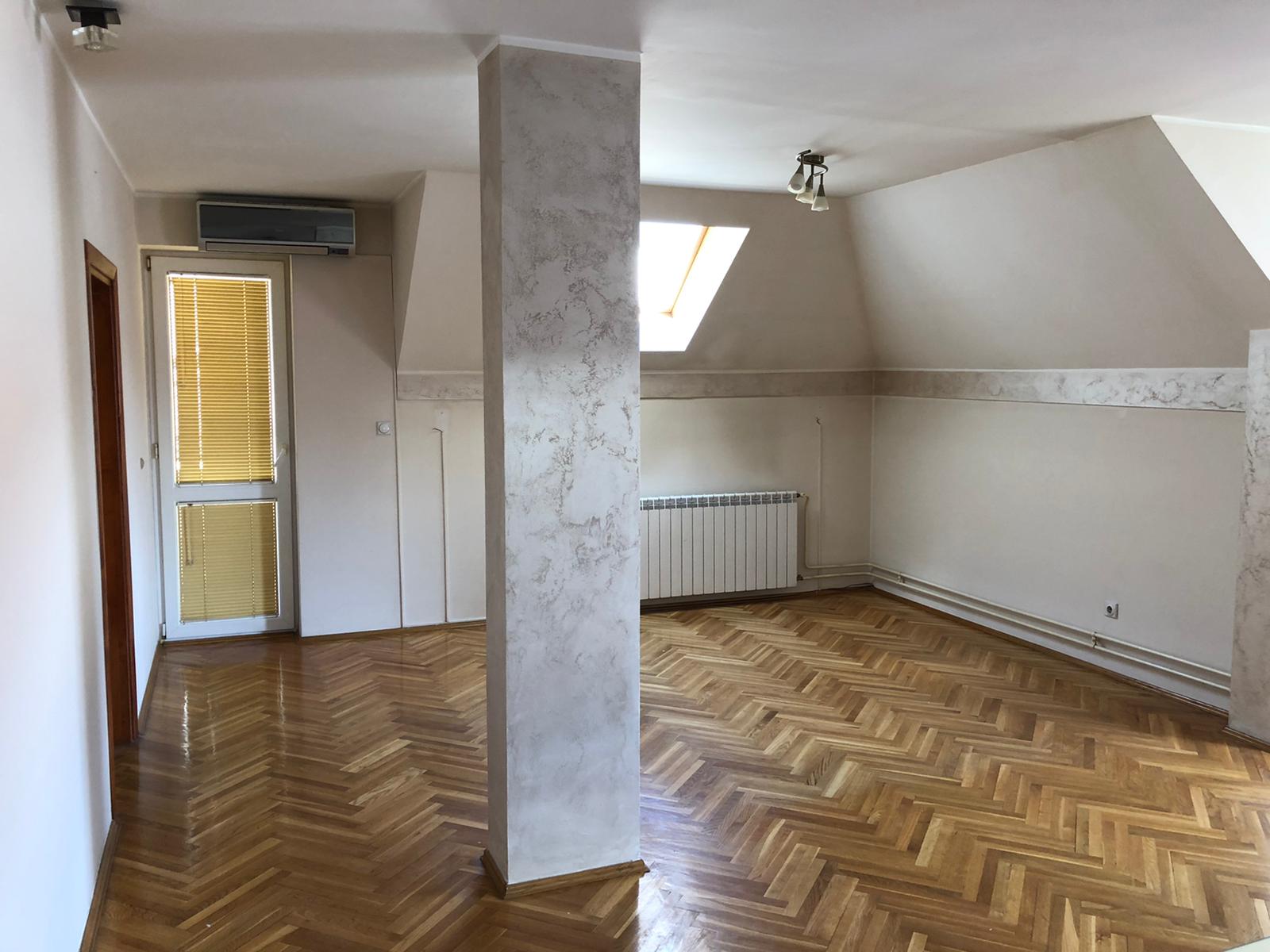 Trosoban stan od 102m2 u Banovcima 1