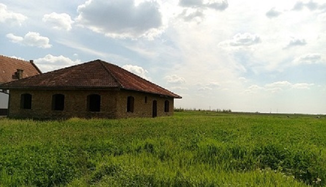 Prodajem kucu u blizini Zrenjanina 1