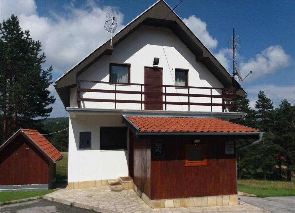 Prodajem kucu na Divcibarama 1