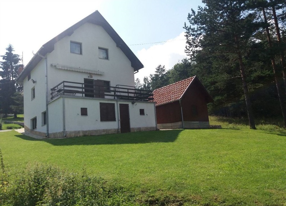 Prodajem kucu na Divcibarama 5