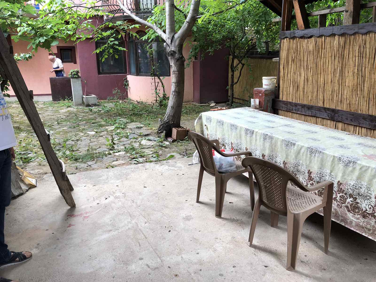 Izdaje se kuća   lokal ili stan  Vranje  centar 8